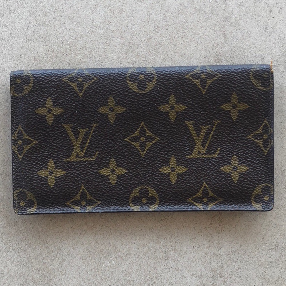 Louis Vuitton Malletier Checkbook Cover